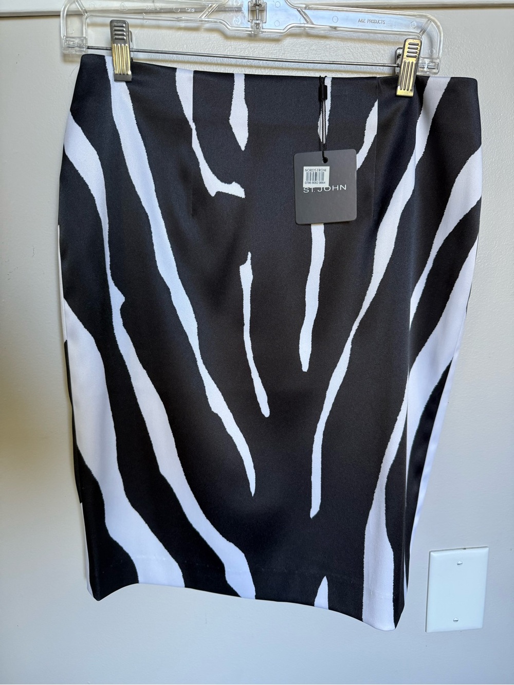 NWT St John luxury zebra print pencil skirt 6 $495